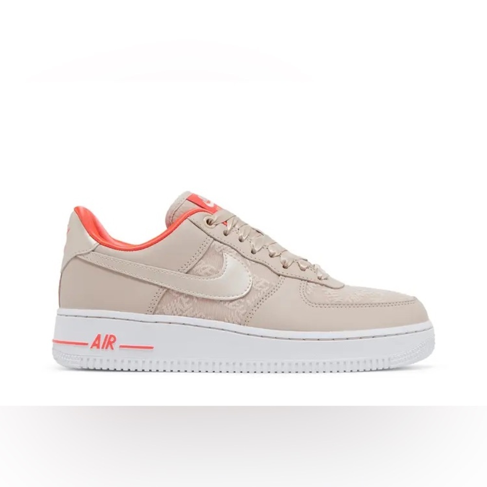 Women Nike Air Force Shoes Fossil Stone Laser Crimson DQ7782-200.